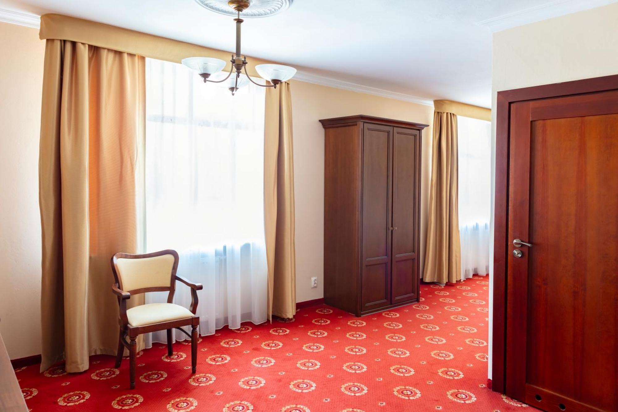 Arkadia Royal Hotel 3*